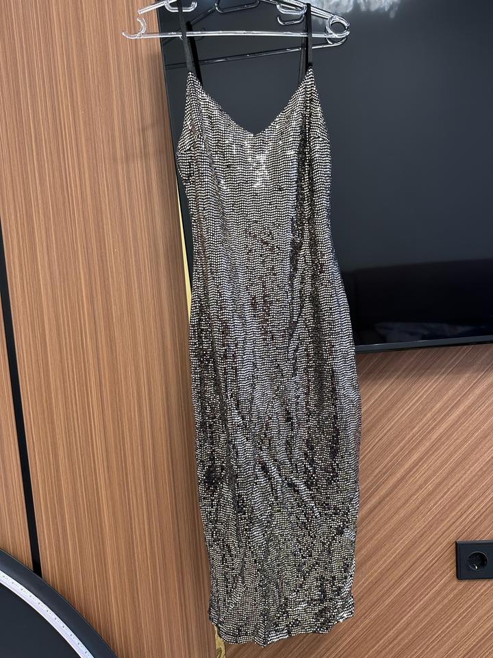 KOTN Блестящее платье с пайетками