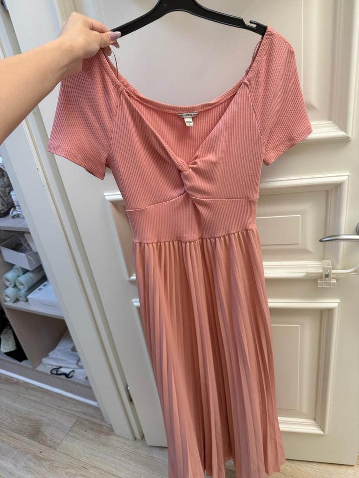 Платье Guess