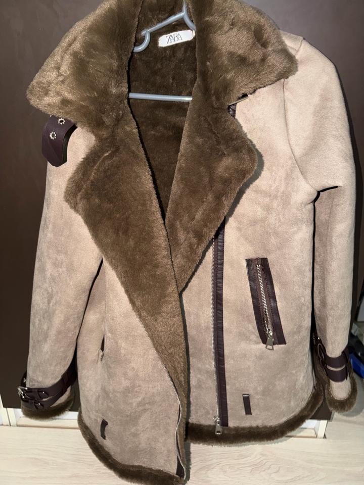 Дублёнка ZARA с меховым воротником и отделкой из меха