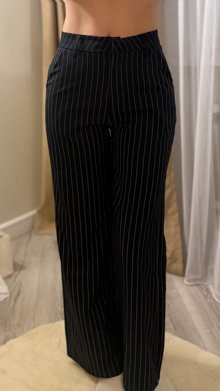 Zara Темно-синие брюки в тонкую полоску