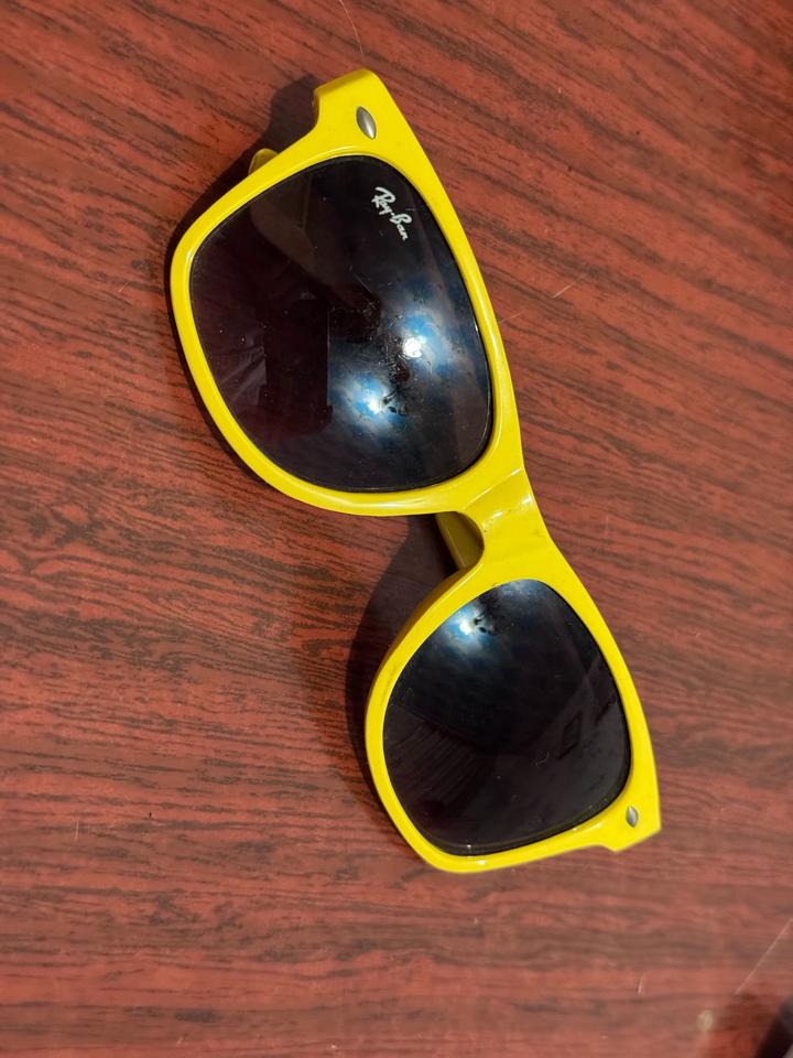 Солнцезащитные очки Ray-Ban