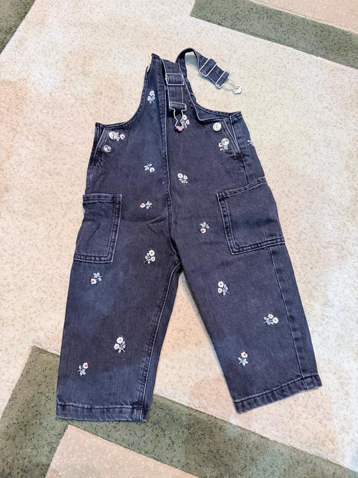 Джинсовый комбинезон Zara для девочки