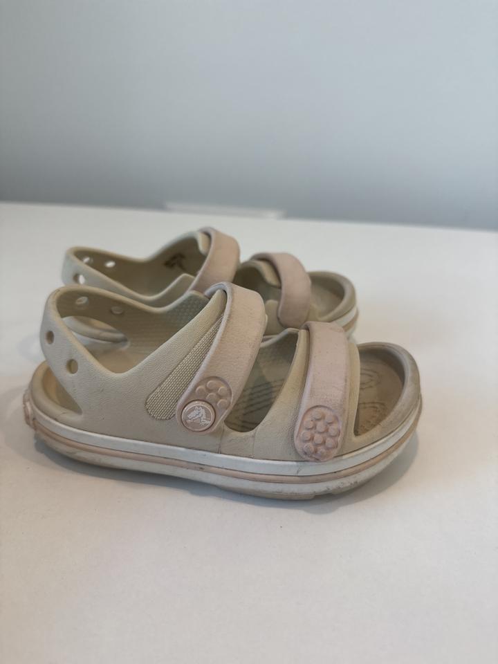 Сандалии Crocs