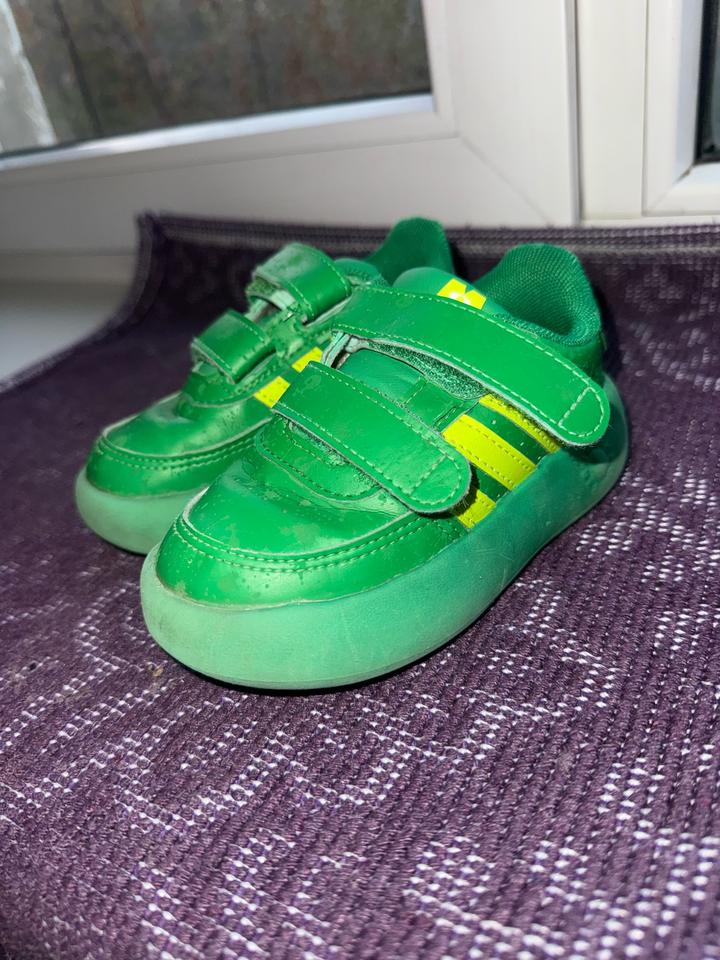 Детские кроссовки adidas