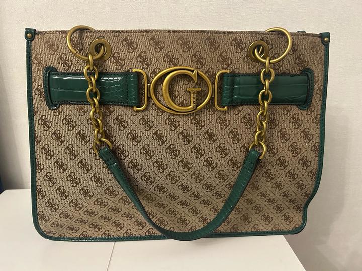 Сумка Guess