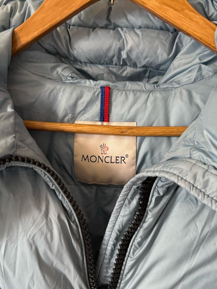 Женская куртка Moncler