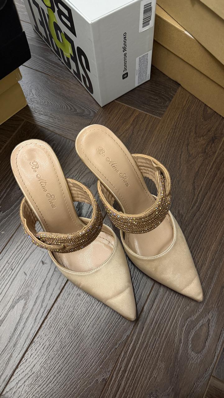 Мюли Be Mine Shoes со стразами золотистые туфли, 37 размер