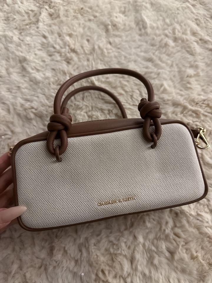 Сумка Charles & Keith