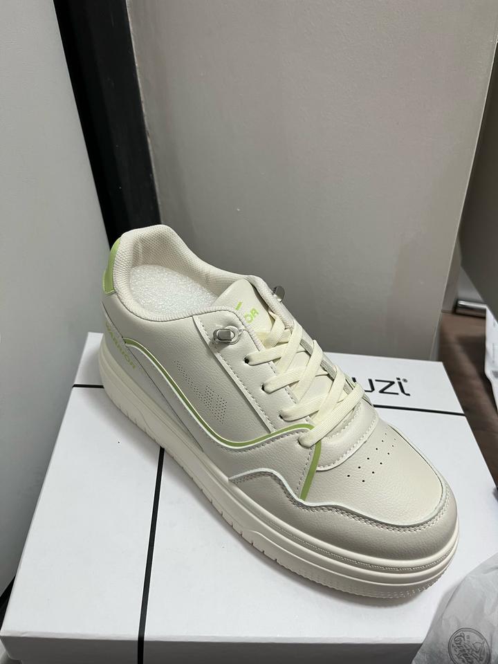 Кроссовки