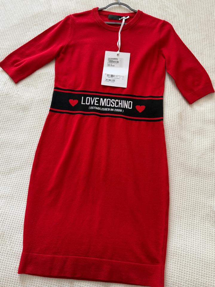 Платье Love Moschino