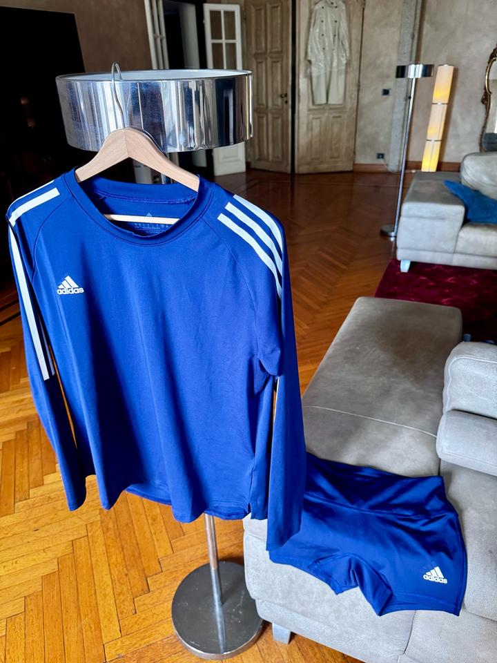 Спортивный костюм adidas