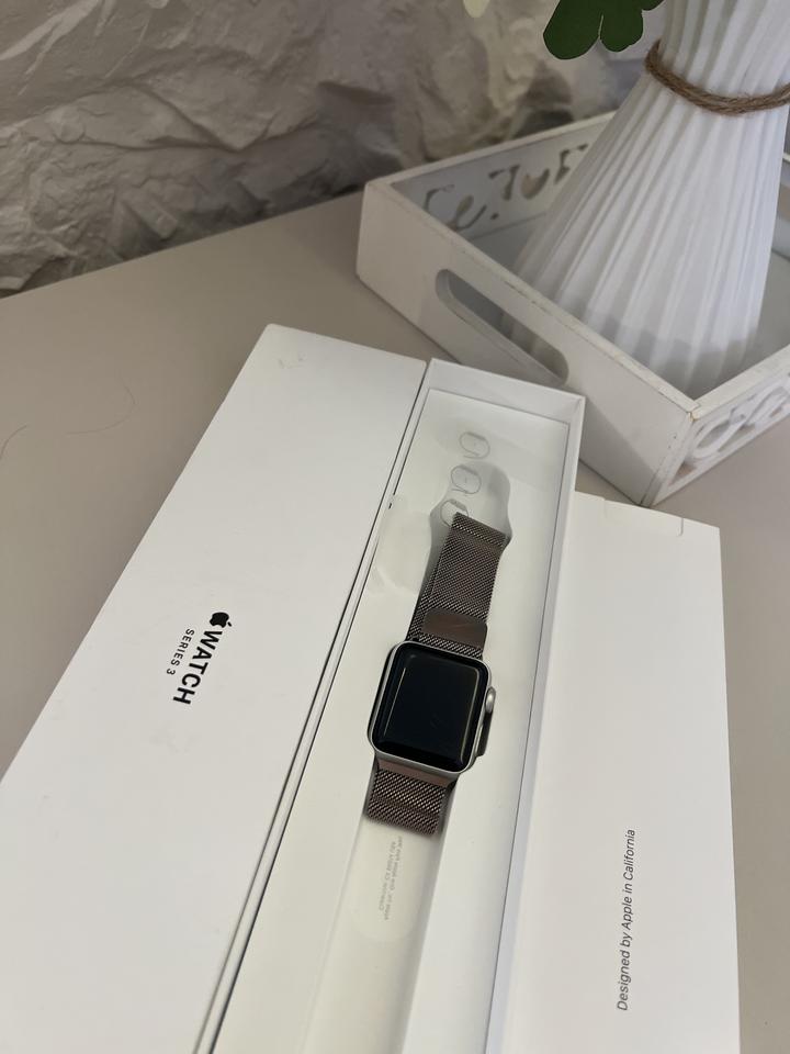 Смарт-часы Apple Watch Series 3