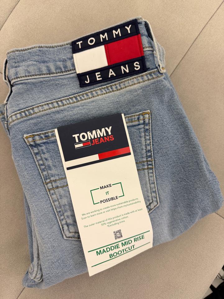 Женские джинсы клеш Tommy Jeans