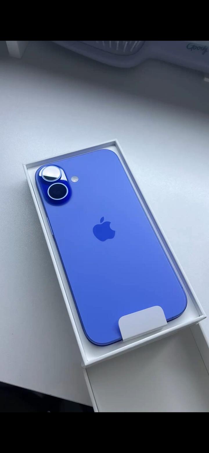 iPhone 16