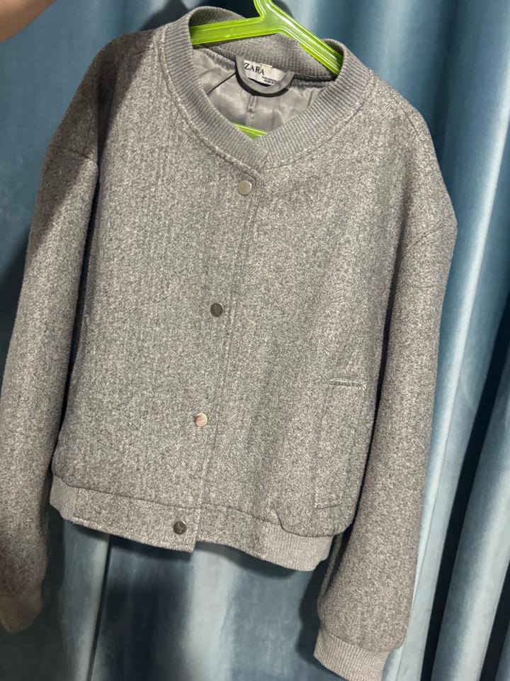 Женский бомбер ZARA