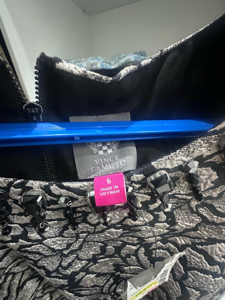 Платье Vince Camuto