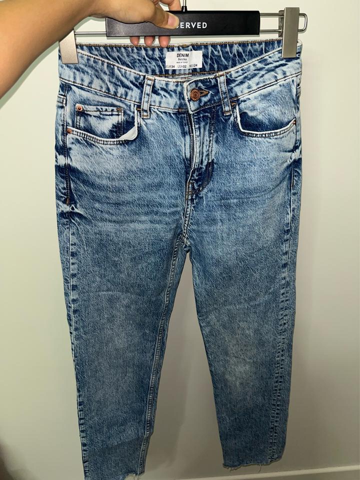 Джинсы Bershka