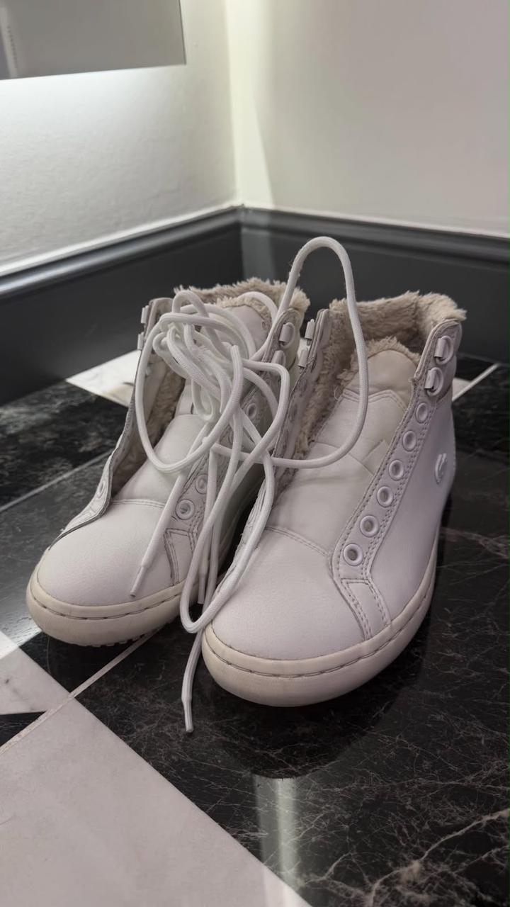 Женские ботинки Lacoste
