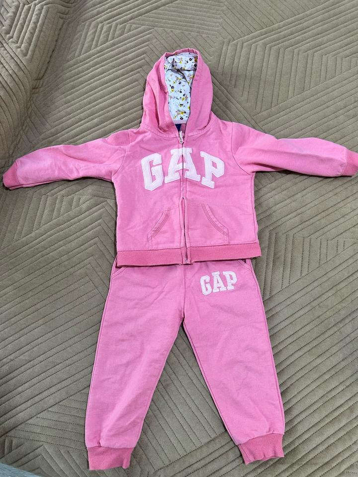 Спортивный костюм Gap