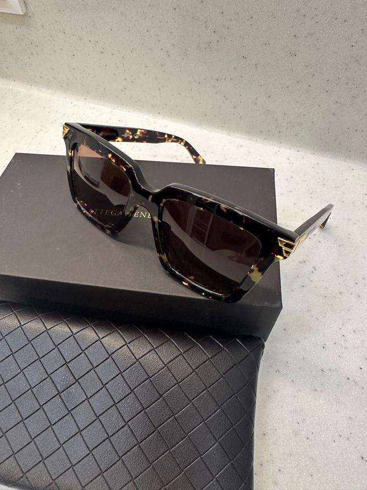 Солнцезащитные очки Bottega Veneta