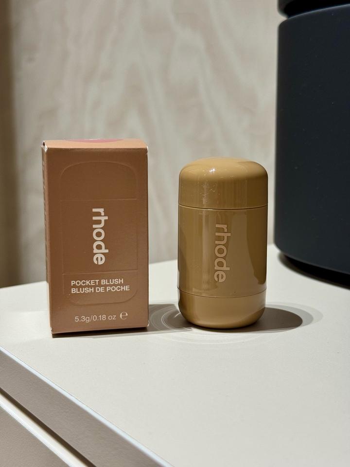 Кремовые румяна rhode pocket blush