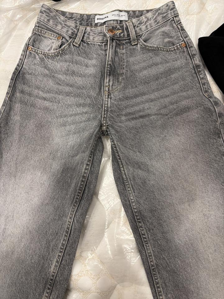 Джинсы Bershka