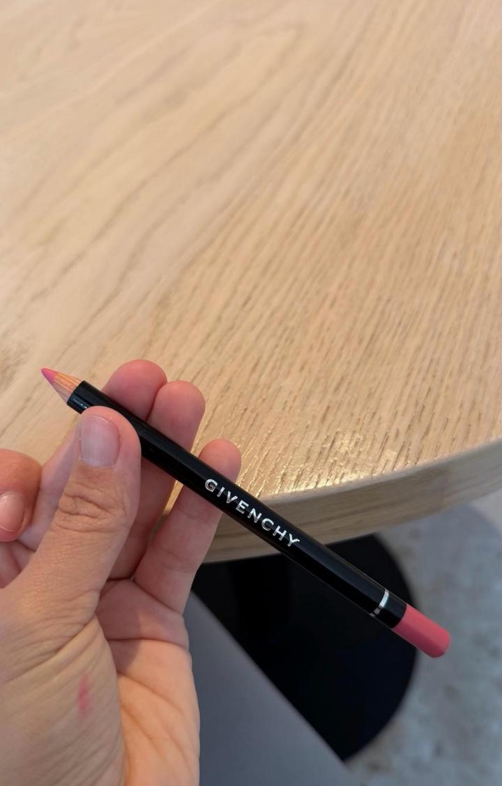 Карандаш для губ Givenchy
