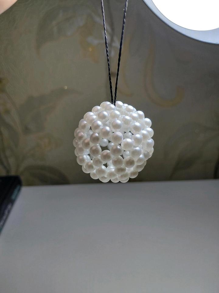 Елочная игрушка из бусин