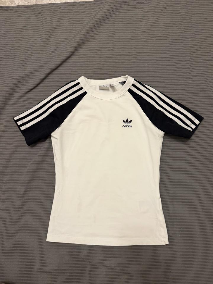 Футболка adidas