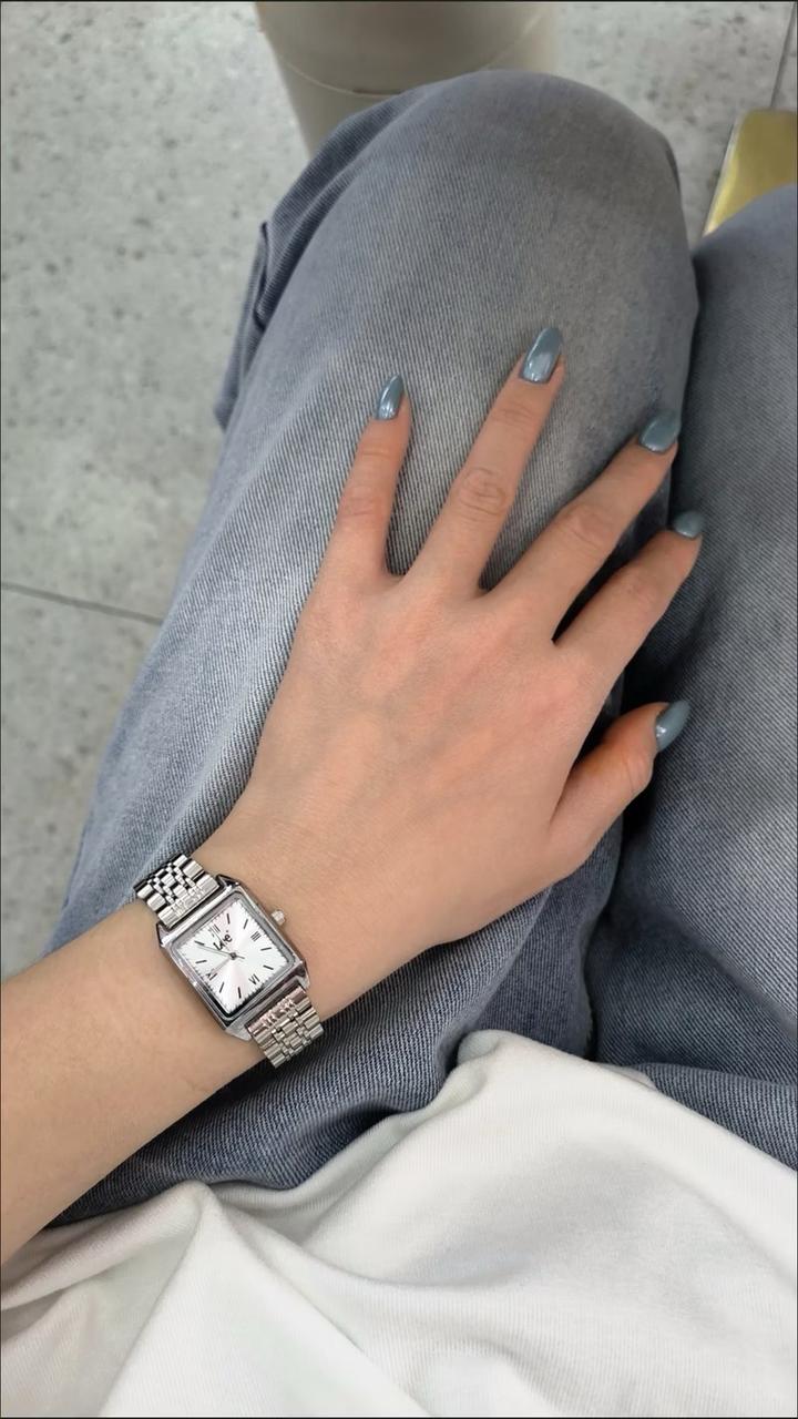 Lee Часы