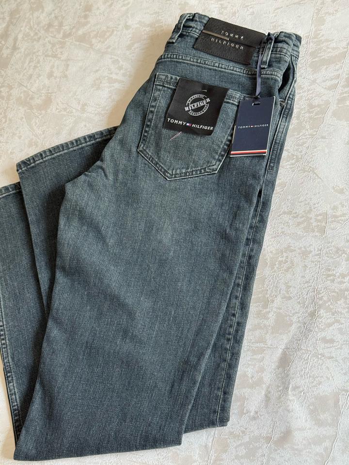 Джинсы Tommy Hilfiger