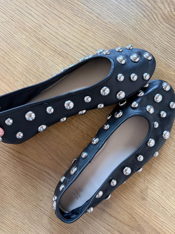 Балетки ZARA с заклепками