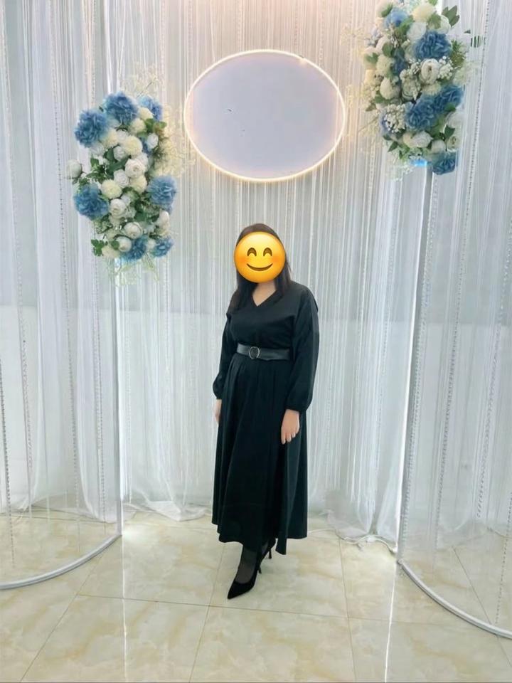 Черное платье миди