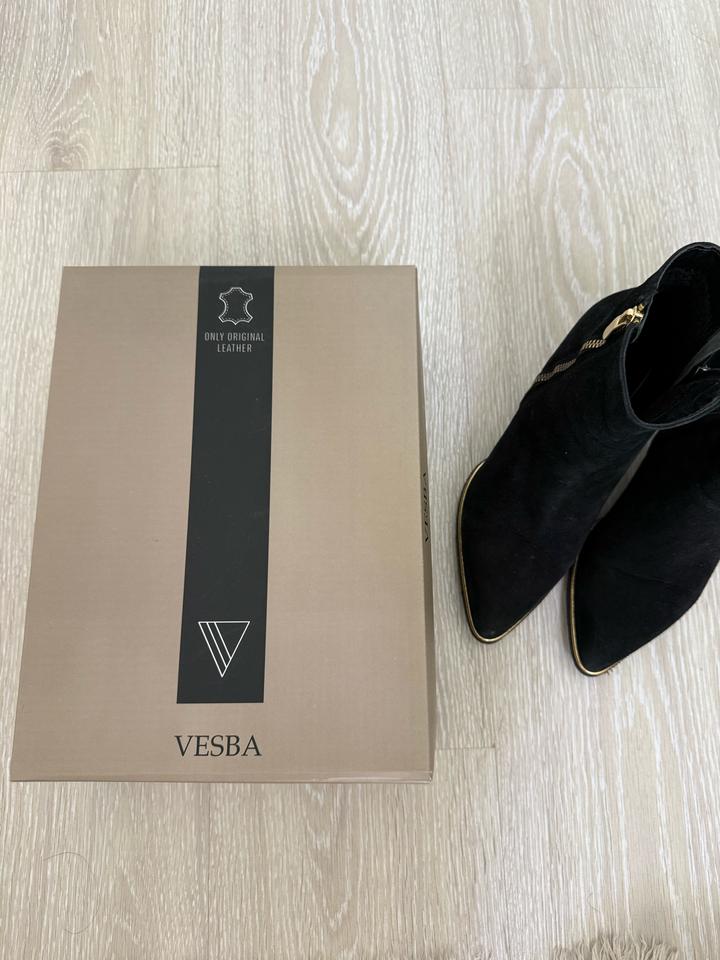 vesba Женские замшевые ботильоны на танкетке