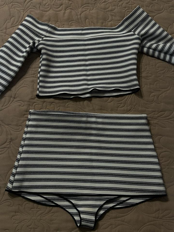 Костюм ZARA из топа и шорт