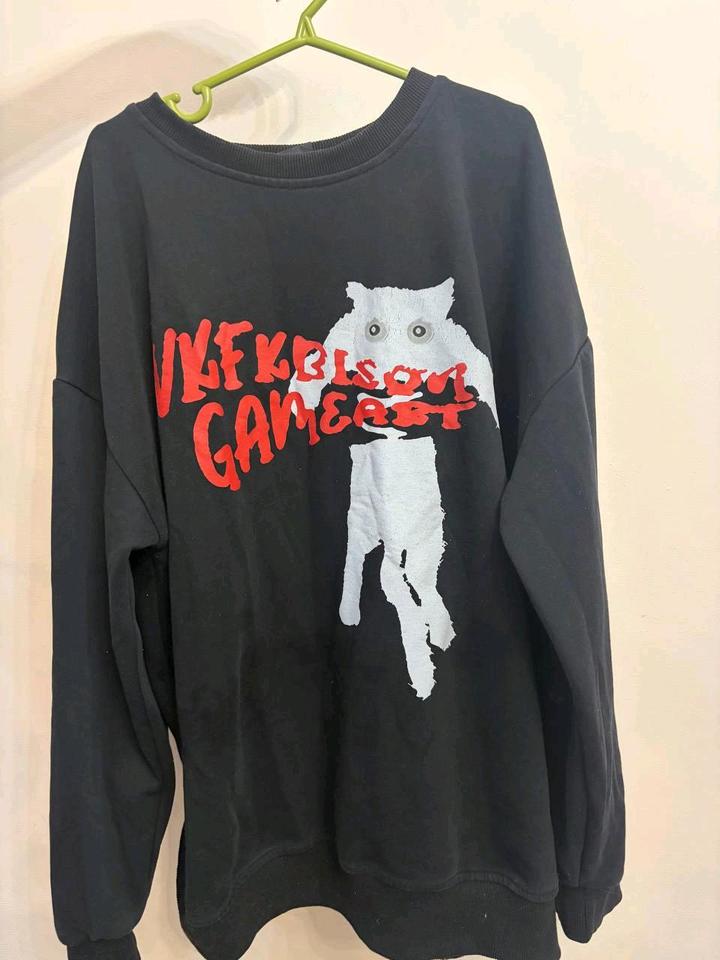 Кофта черная оверсайз