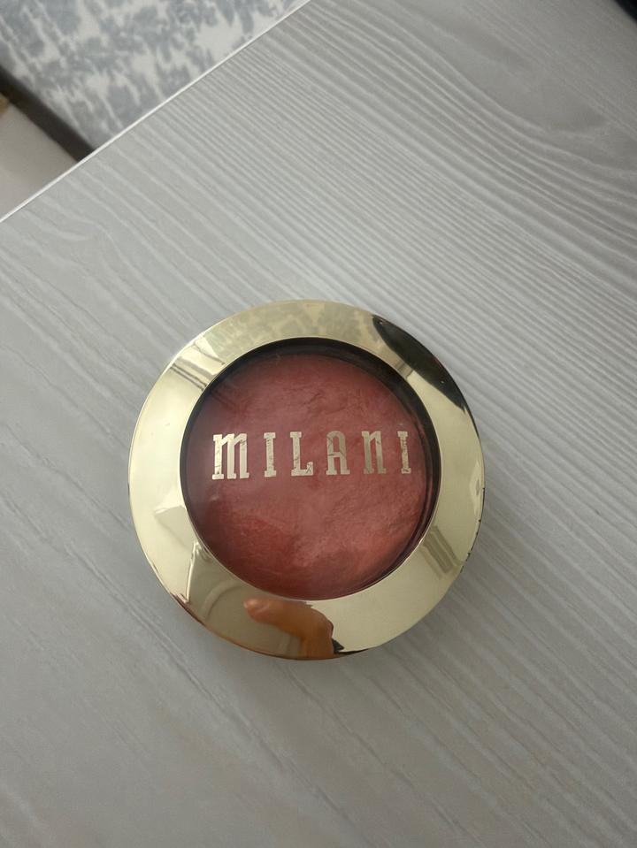 Румяна Milani Baked Powder Blush 05 Luminoso