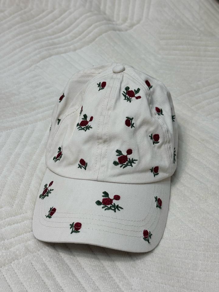 Кепка ZARA с вышивкой