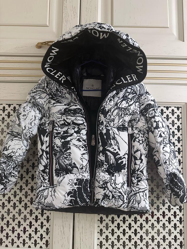 Пуховик Moncler
