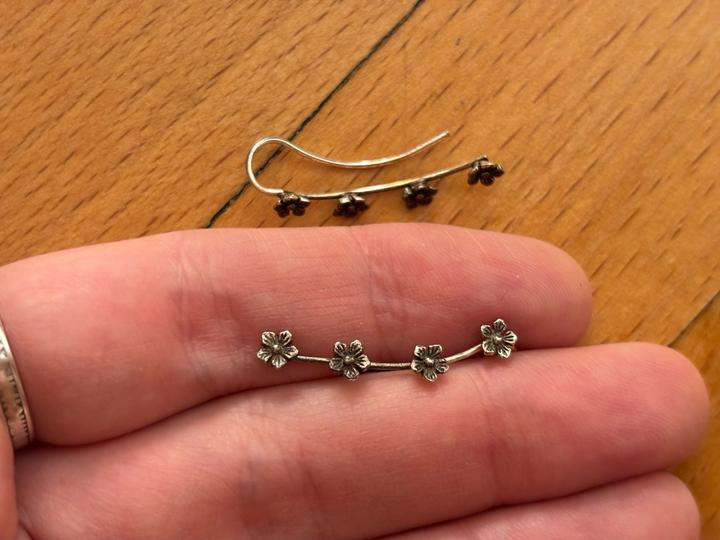 Серьги-клаймберы с цветами asos