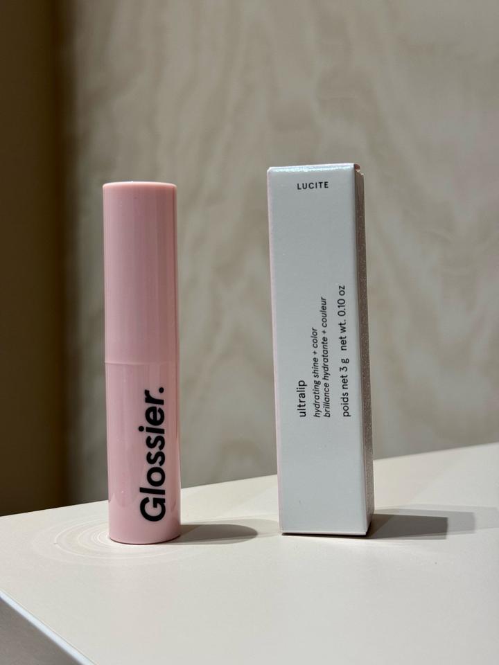 Помада для губ Glossier Ultralip