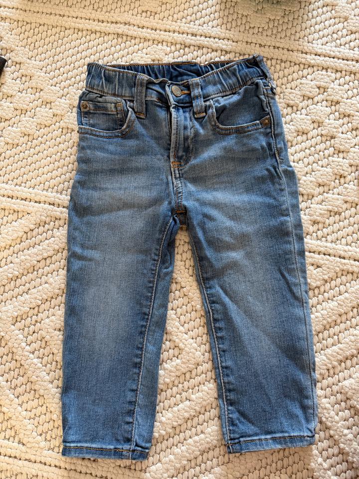 Джинсы GAP