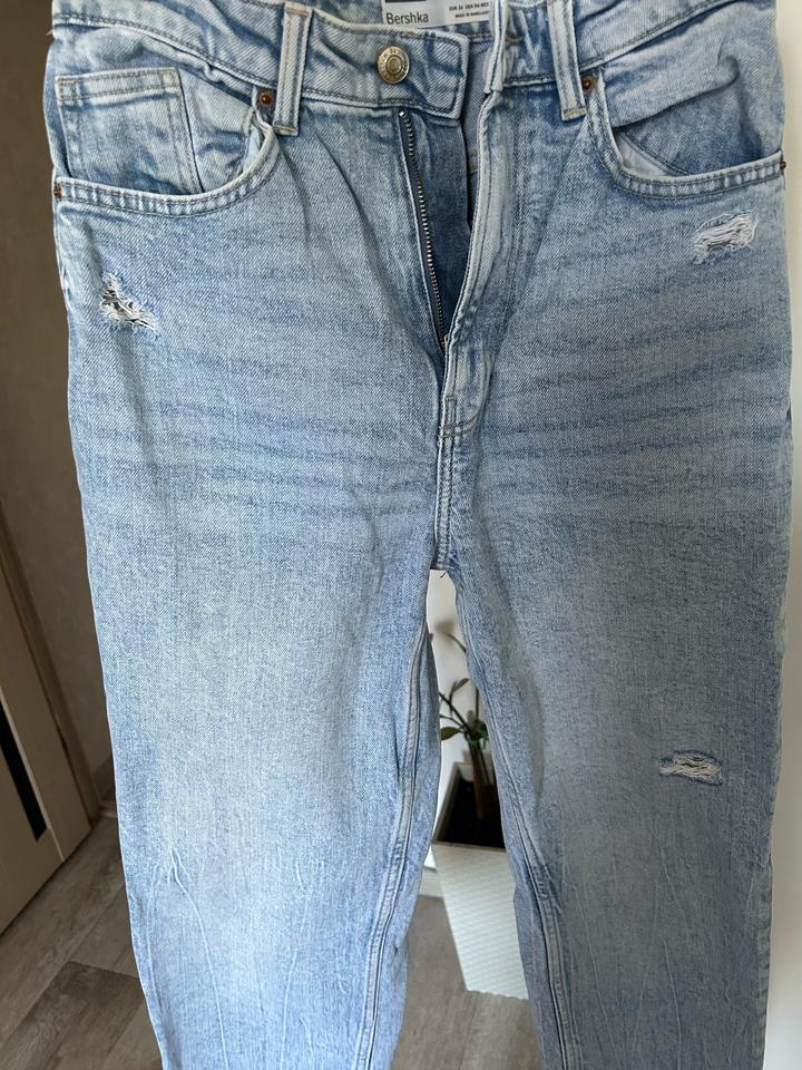 Джинсы Bershka