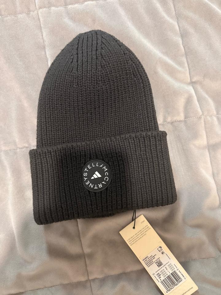 Adidas by Stella McCartney шапка бини