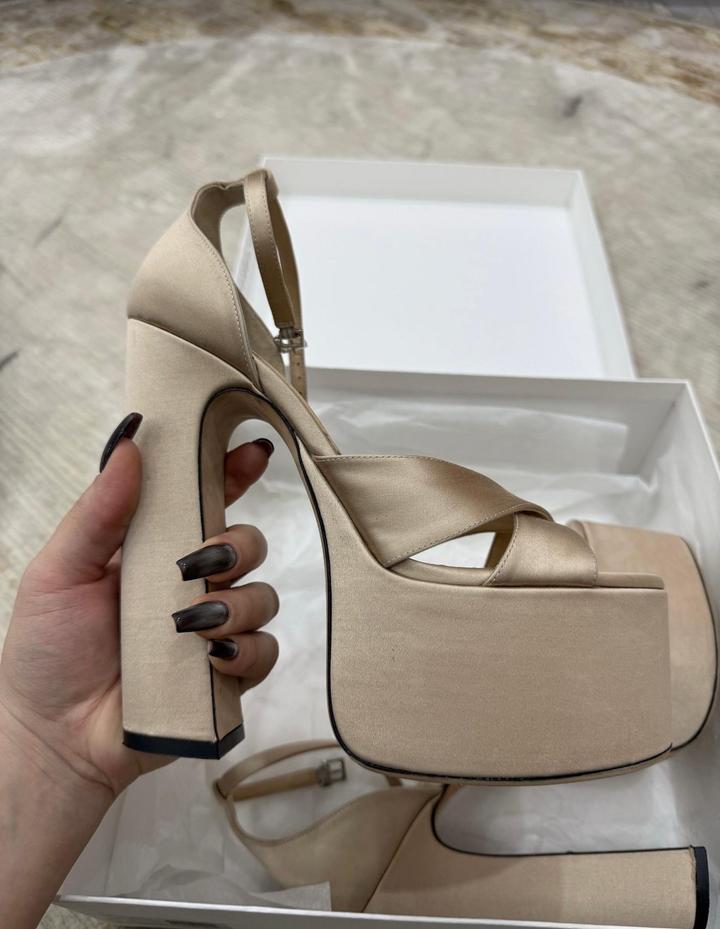 Босоножки Ermanno Scervino на платформе