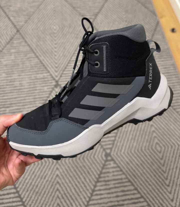 Ботинки adidas Terrex на мальчика