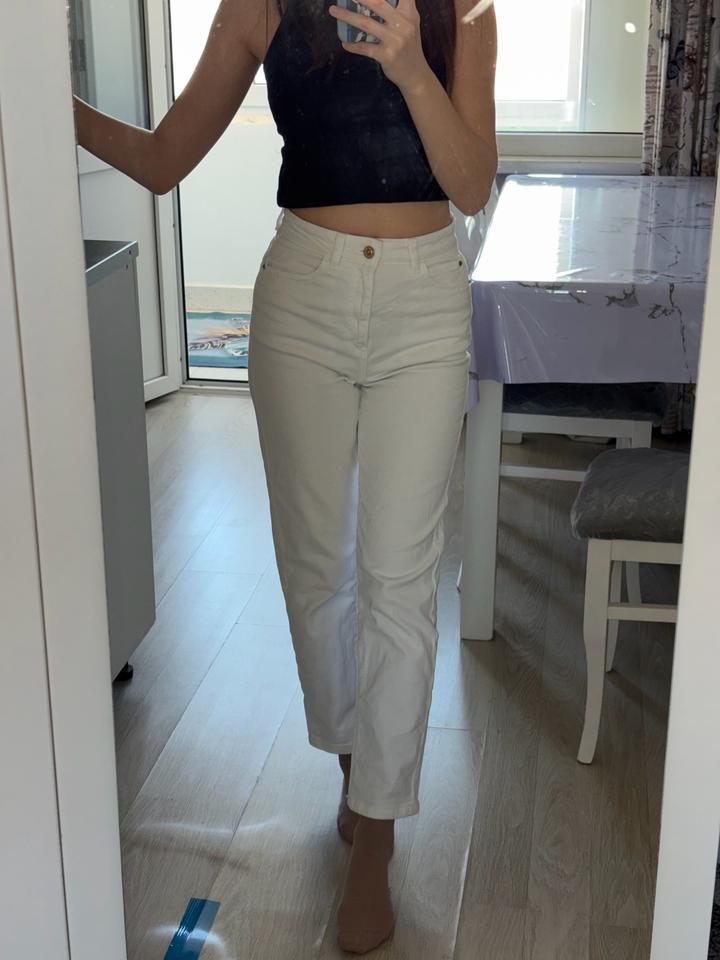 Белые джинсы ZARA