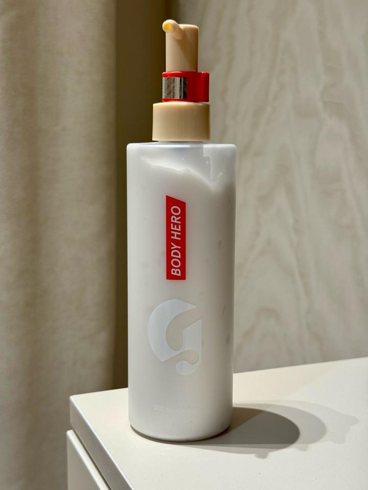 Лосьон для тела Glossier Body Hero