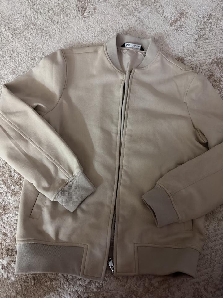Бомбер ZARA