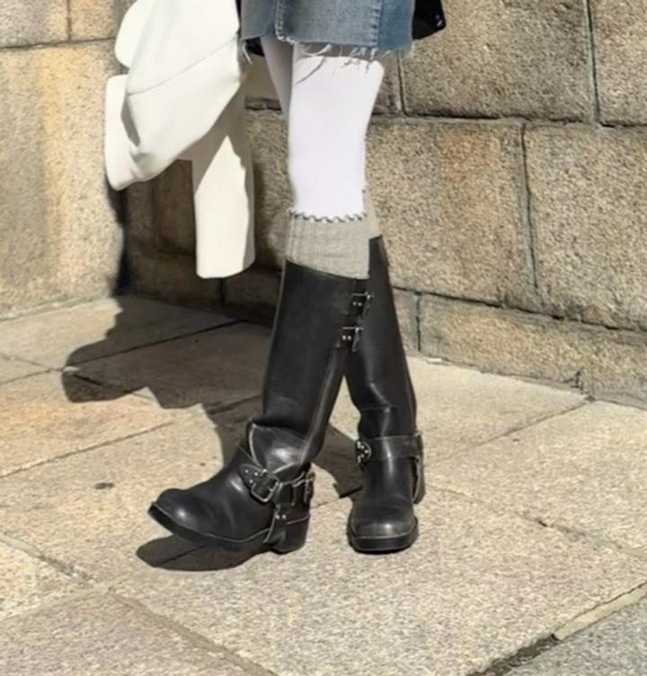 Bershka Женские кожаные сапоги с пряжками